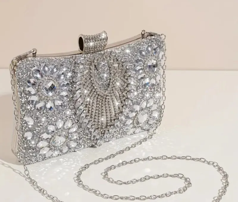 Вечерна чанта с камъни