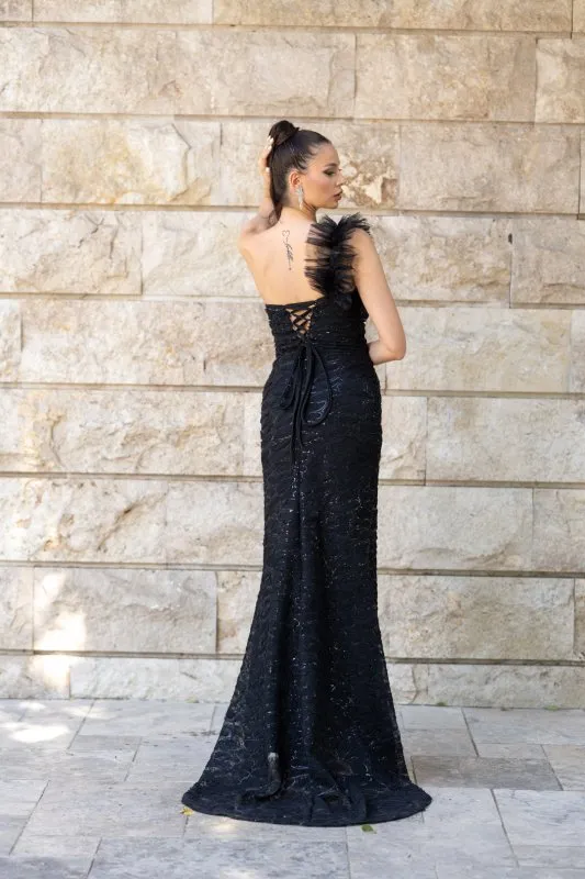 Дълга официална черна рокля с цепка от дантела с пайети