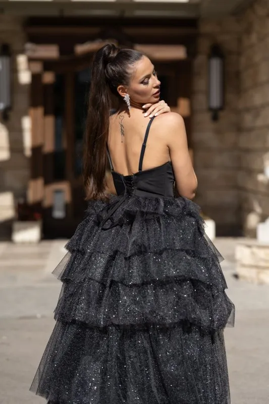Черна бална рокля с бюстие и тюл