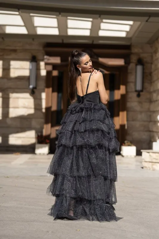 Черна бална рокля с бюстие и тюл