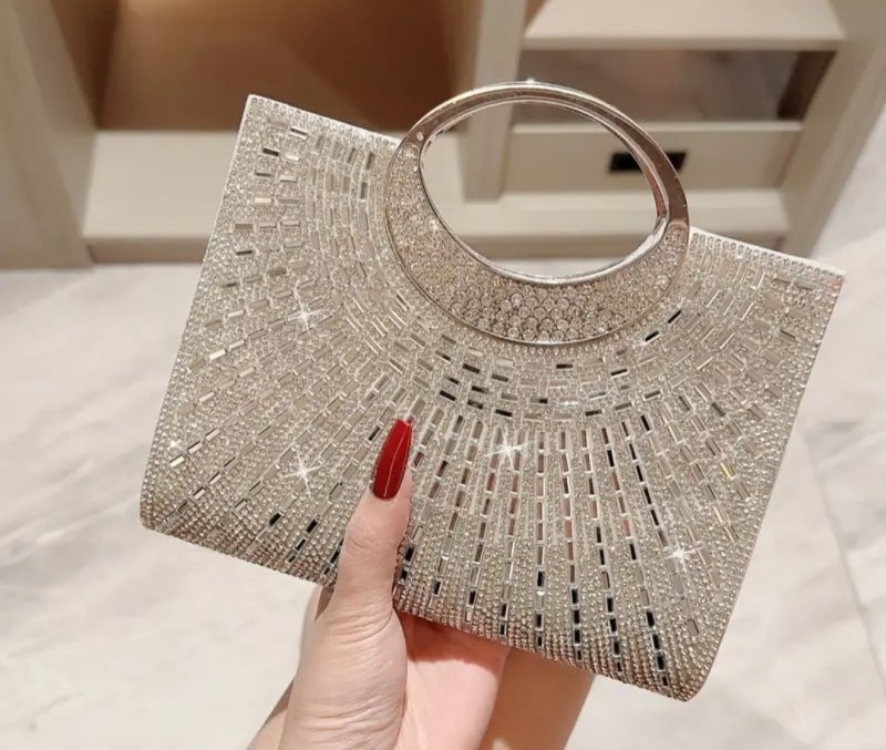 Елегантна вечерна чанта