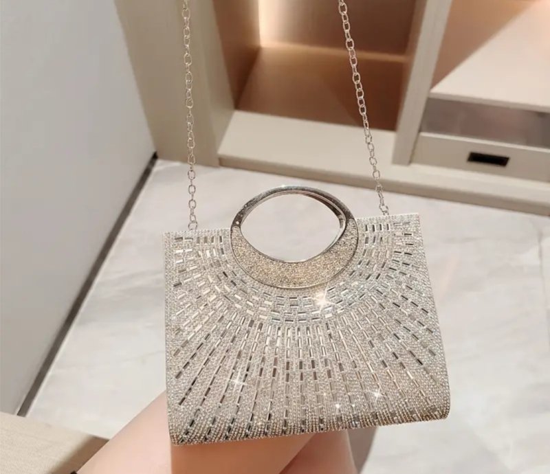 Елегантна вечерна чанта