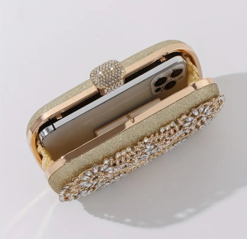 Златиста чантичка с камъни