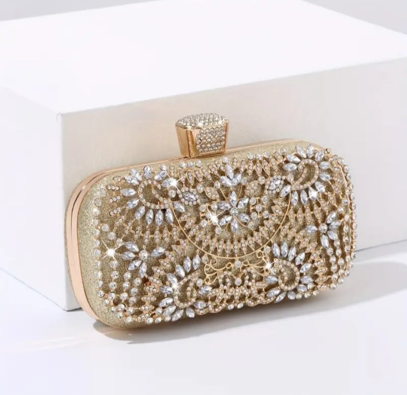 Златиста чантичка с камъни