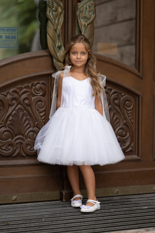 Детска рокля от бял тюл с брокат
