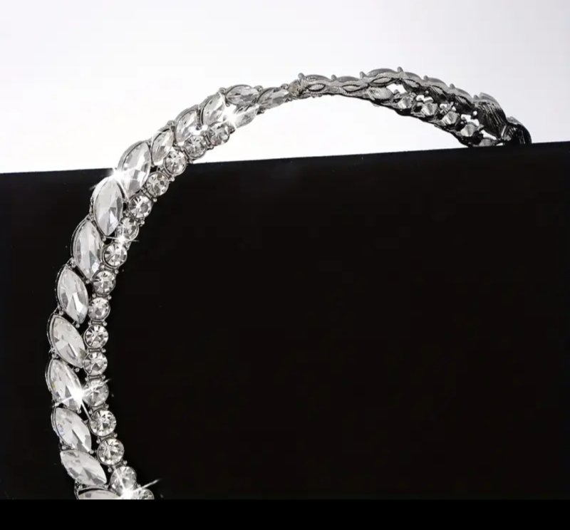 Вечерна черна чанта с камъни