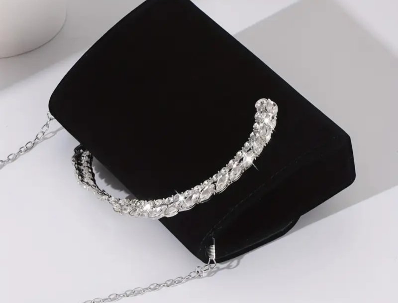 Вечерна черна чанта с камъни