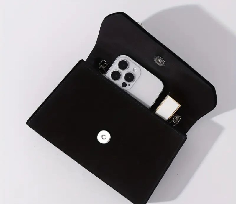 Вечерна черна чанта с камъни