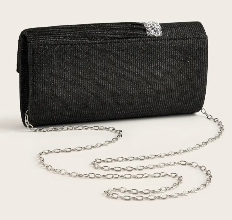 Вечерна чанта в черно със сребриста лента