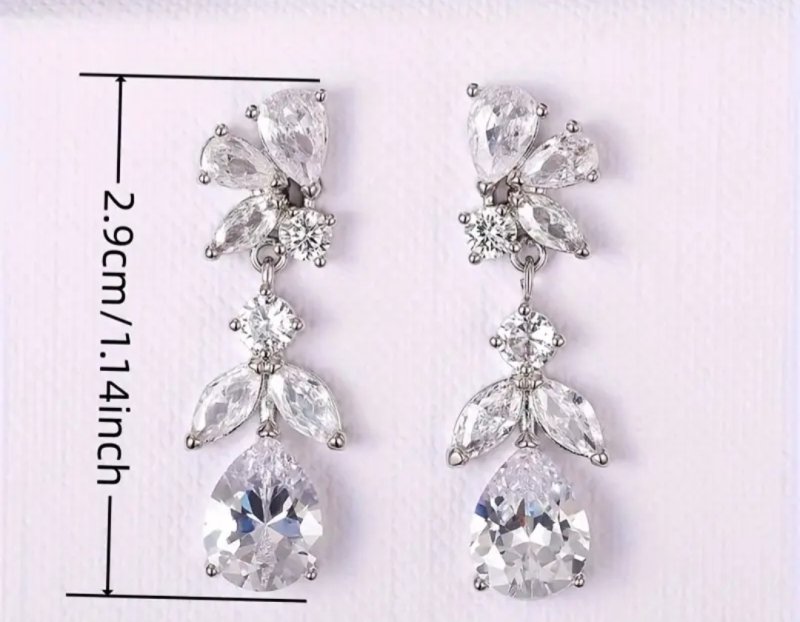 Обеци с бели камъни