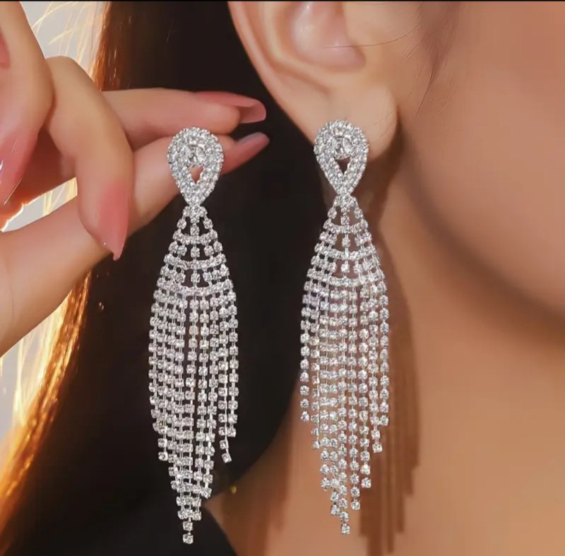 Висящи обеци