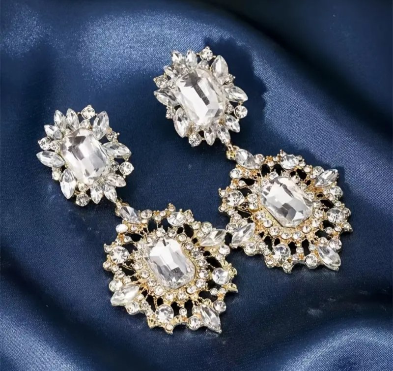 Висящи обеци с камъни